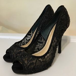 NINE WEST LACE PEEP TOE HEELS